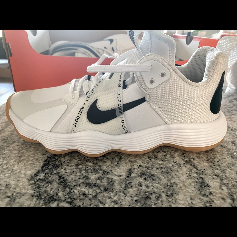 Brand new Nike Ladies Volleyball Shoes. Nike React HyperSet size 7.5. Never worn